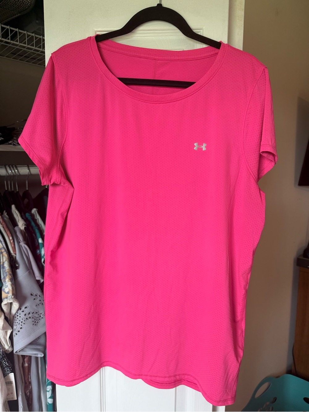Under Armour Women’s Bright Pink Short Sleeve Performance Tee